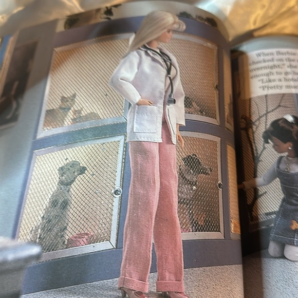 “Barbie!!!! My Favorite Stories”. 7 books in one! A Golden Book - Rare Find! - Picture 5 of 7